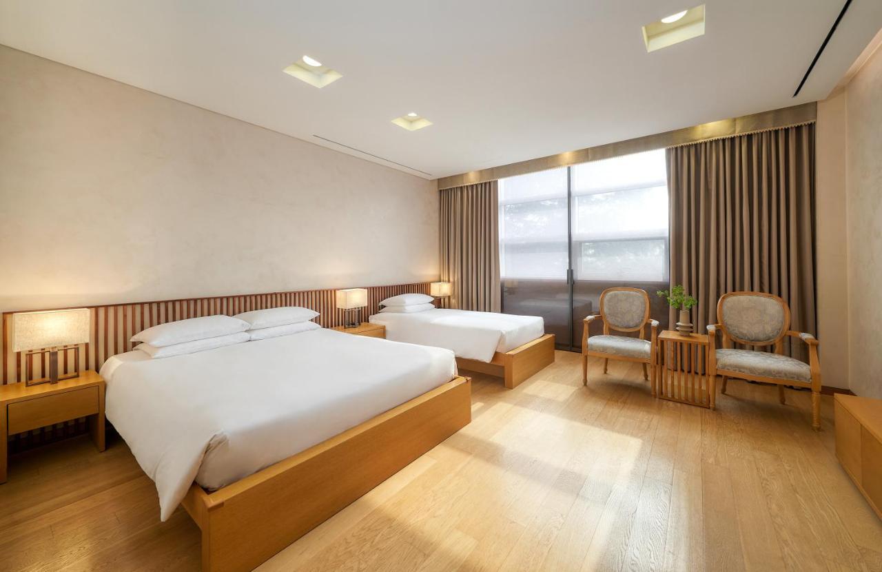 Hotel Mayfield